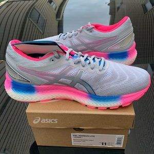 Women’s ASICS gel-Nimbus Running Shoe